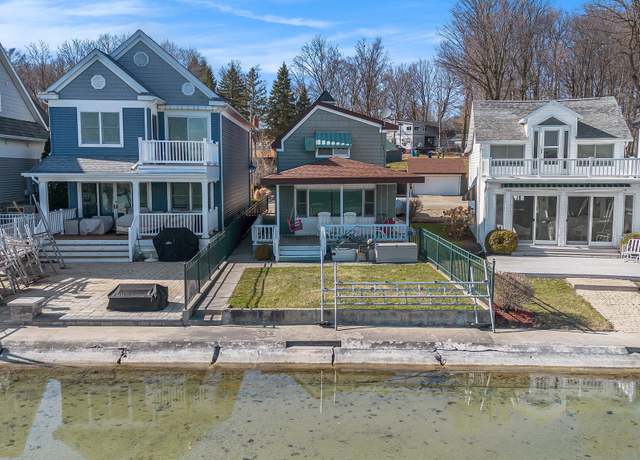 Property at 22175 Forest Hall Dr, Cassopolis, MI 49031, 2 beds, 1.5 baths