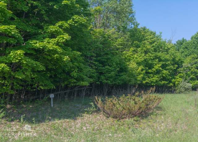 Property at 16 W Harbour Rdg, Maple City, MI 49664