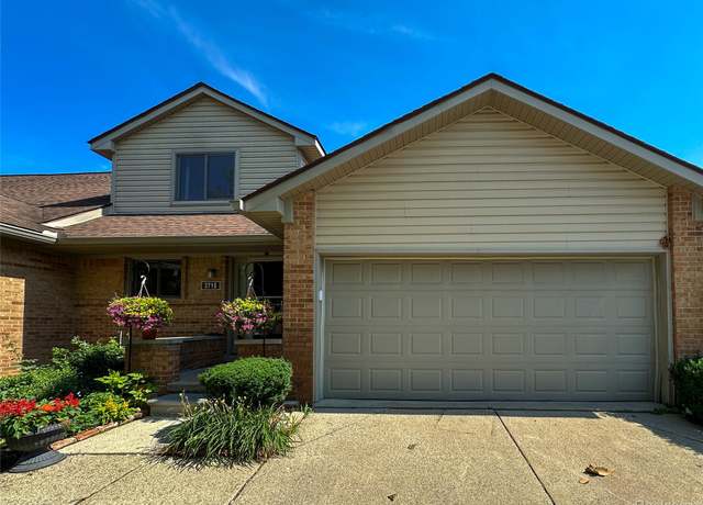 Property at 3715 Old Creek Rd, Troy, MI 48084, 4 beds, 2 baths