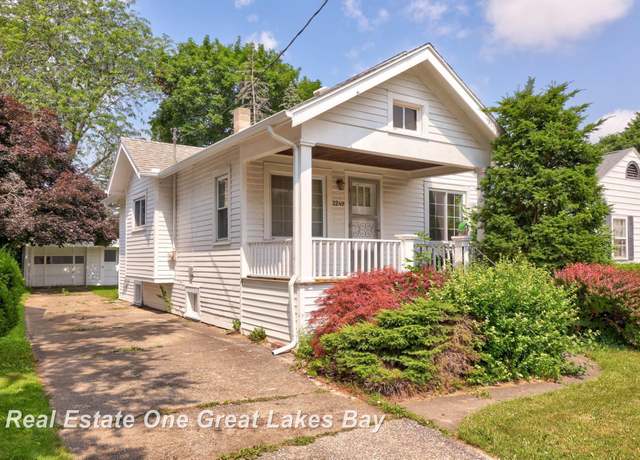 Property at 2249 N Clinton St, Saginaw, MI 48602, 2 beds, 1 bath