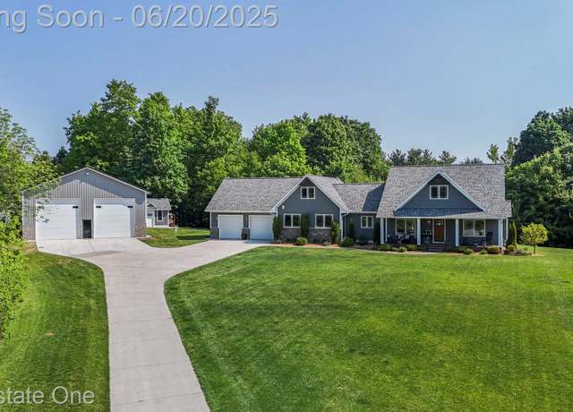 Property at 802 Potter Rd W, Traverse City, MI 49696, 6 beds, 3.5 baths