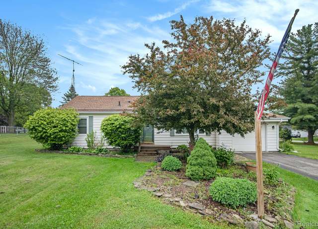 Property at 613 Genesee Ave, Gaines, MI 48436, 3 beds, 1 bath