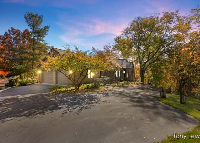 Property at 610 Cascade Hills Holw SE, Grand Rapids, MI 49546, 3 beds, 3 baths