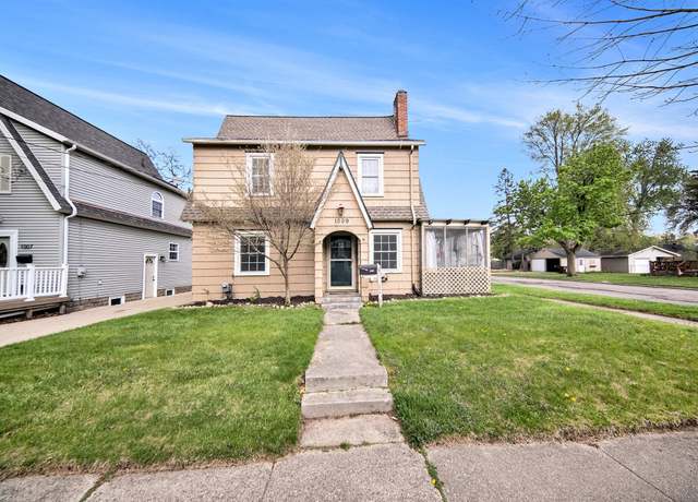 Property at 1009 S Webster St, Jackson, MI 49203, 3 beds, 1 bath