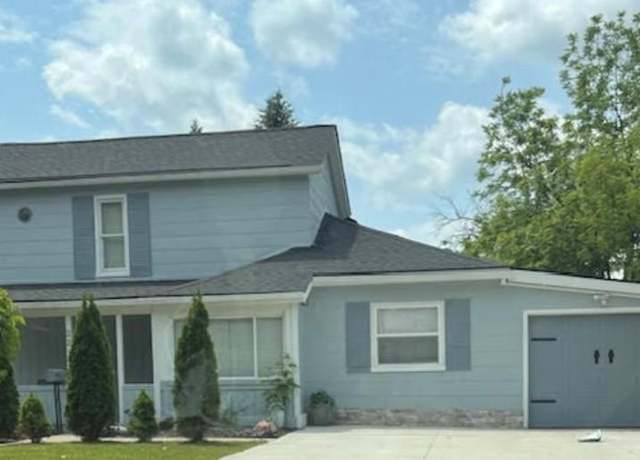 Property at 221 Livingston St, Howell, MI 48843, 3 beds, 1 bath