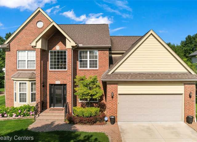 Property at 3717 Timbercrest Dr, Troy, MI 48083, 4 beds, 3.5 baths