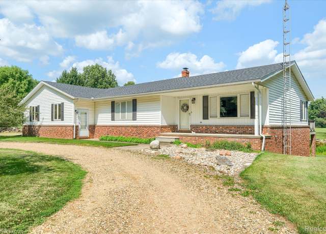 Property at 1375 Fernwood Dr, Lapeer, MI 48446, 3 beds, 3 baths