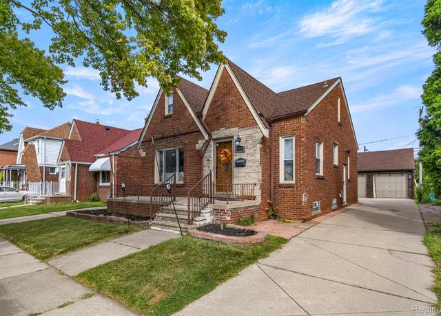Property at 5720 Argyle St, Dearborn, MI 48126, 3 beds, 2 baths