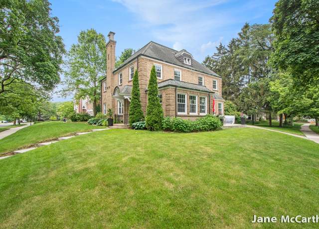 Property at 1101 Cadillac Dr SE, Grand Rapids, MI 49506, 5 beds, 4.5 baths