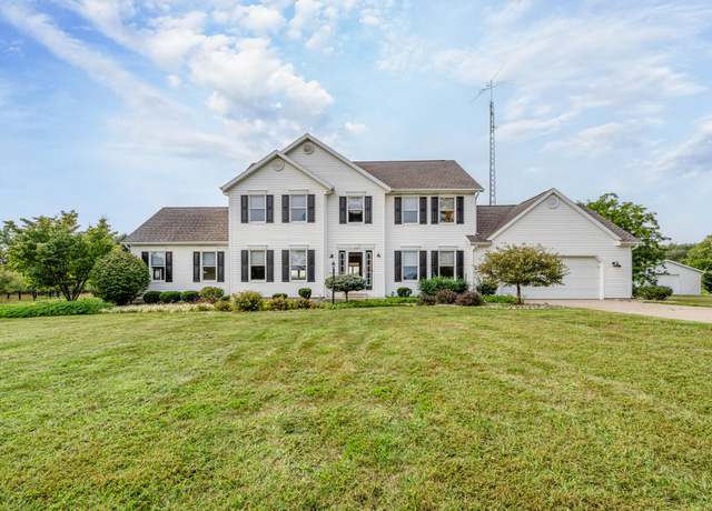 Property at 31401 Middle Crossing Rd, Dowagiac, MI 49047, 4 beds, 2.5 baths