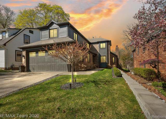 Property at 636 Morley Ct, Dearborn, MI 48124, 4 beds, 3.5 baths