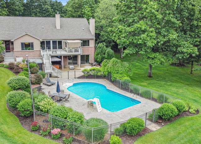 Property at 4301 Rolling Acres Dr, Hartland, MI 48353, 4 beds, 4.5 baths