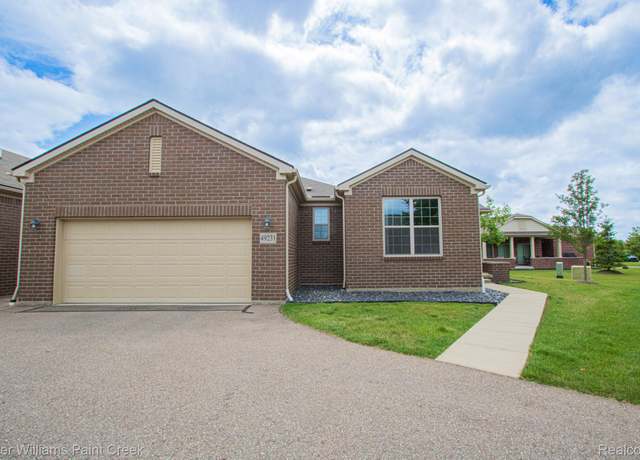 Property at 49231 Hanna Ct, Macomb, MI 48042, 2 beds, 2.5 baths