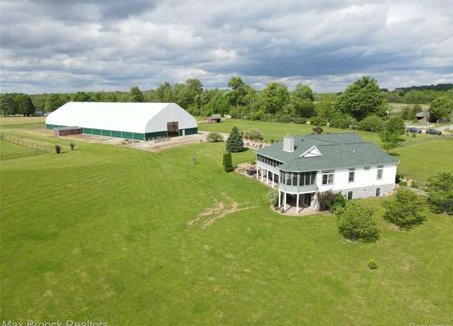 Property at 58282 Savage Rd, Vandalia, MI 49095, 5 beds, 4 baths