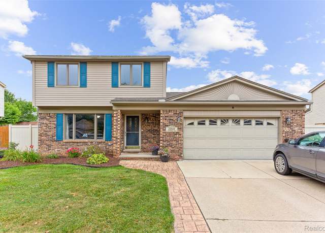 Property at 21849 E Chipmunk Trl, Woodhaven, MI 48183, 3 beds, 1.5 baths