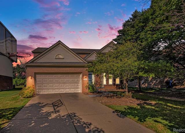 Property at 2140 Timberridge Ct, West Bloomfield Charter Township, MI 48324, 4 beds, 2.5 baths