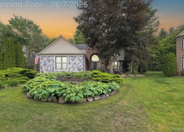 Property at 3753 Rolling Hills Rd, Lake Orion, MI 48359, 4 beds, 2.5 baths