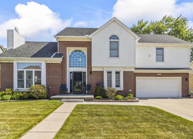 Property at 22385 Peltier Pt, St Clair Shores, MI 48081, 3 beds, 2.5 baths