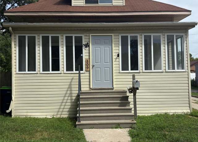 Property at 509 S Dewitt St, Bay City, MI 48706, 3 beds, 1 bath