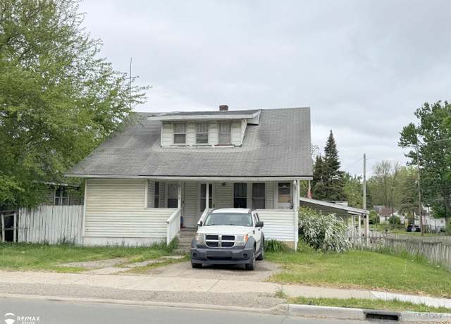 Property at 2175 E Bristol Rd, Burton, MI 48529, 5 beds, 5 baths