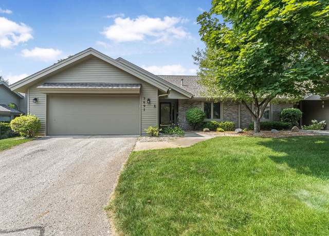 Property at 3697 Eastview Dr, Garfield Charter Township, MI 49684, 2 beds, 2 baths