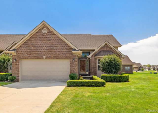 Property at 20822 Knobs Hollow Dr, Macomb Township, MI 48044, 2 beds, 2 baths