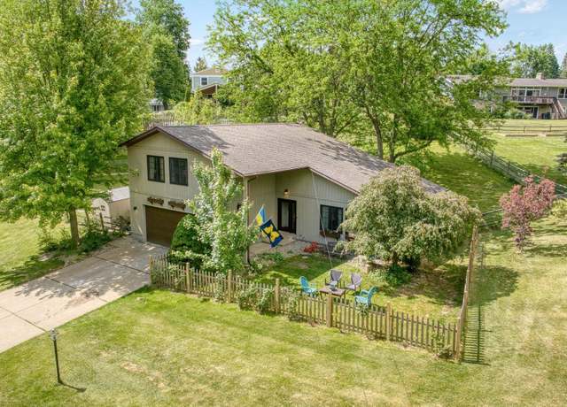 Property at 4523 N Clubview Dr, Adrian, MI 49221, 4 beds, 2.5 baths
