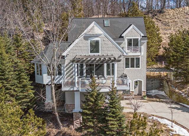Property at 19148 Maiden Ln, Spring Lake, MI 49456, 4 beds, 3.5 baths