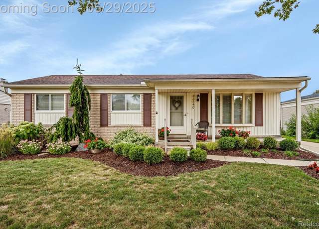Property at 22540 Devonshire St, Woodhaven, MI 48183, 3 beds, 1.5 baths
