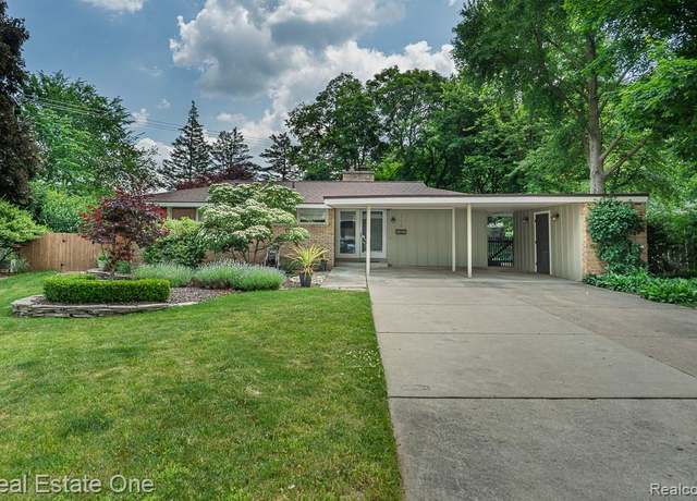 Property at 348 Charles Rd, Rochester, MI 48307, 3 beds, 2 baths
