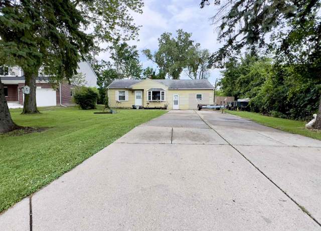 Property at 5595 Branch St, Sterling Heights, MI 48310, 3 beds, 1.5 baths