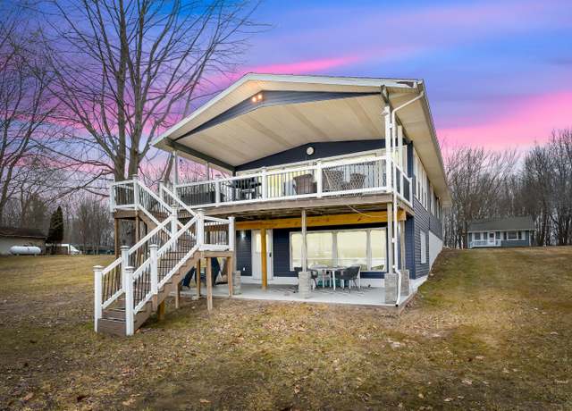 Property at 46611 Vine Ave, Bloomingdale, MI 49026, 3 beds, 1.5 baths