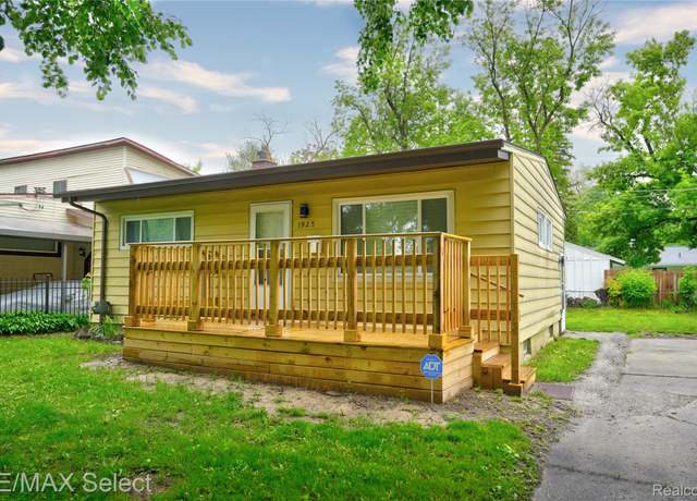 Property at 1925 Gilmartin St, Flint, MI 48503, 2 beds, 1 bath