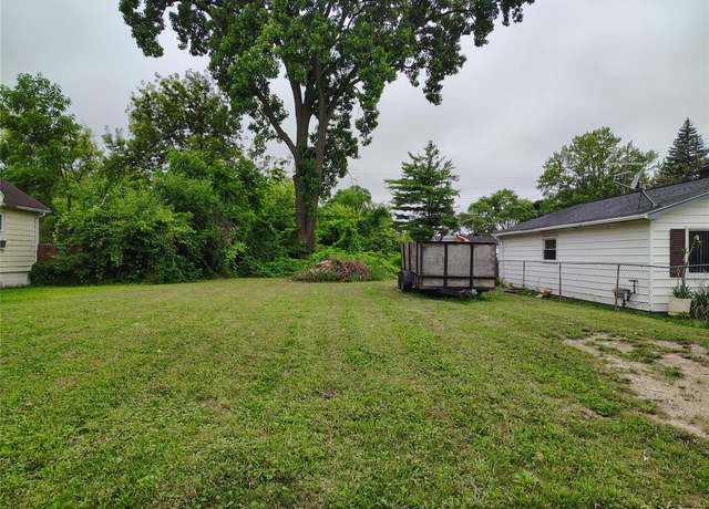 Property at 821 Robinwood St, Pontiac, MI 48340