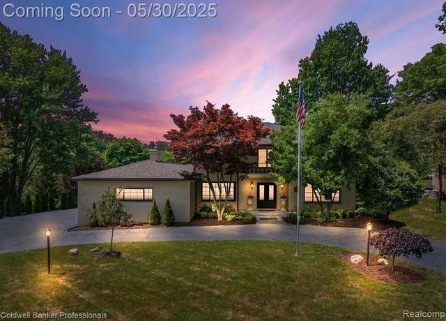 Property at 4462 Barchester Dr, Bloomfield Hills, MI 48302, 5 beds, 4.5 baths