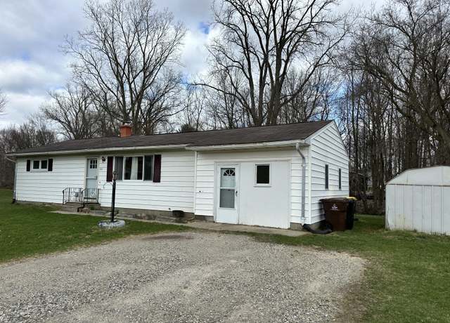 Property at 215 N Center St, Stockbridge, MI 49285, 3 beds, 1 bath