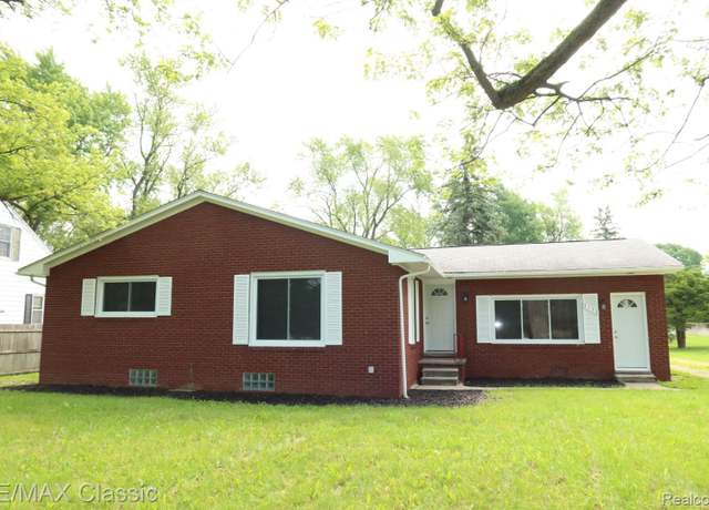 Property at 3132 N Monroe St, Monroe, MI 48162, 3 beds, 1.5 baths