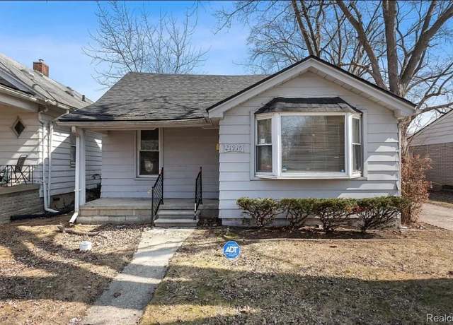 Property at 21916 Oakwood Ave, Eastpointe, MI 48021, 2 beds, 1 bath