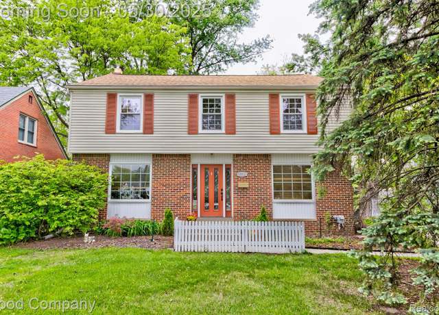 Property at 1012 W 12 Mile Rd, Royal Oak, MI 48073, 4 beds, 2.5 baths