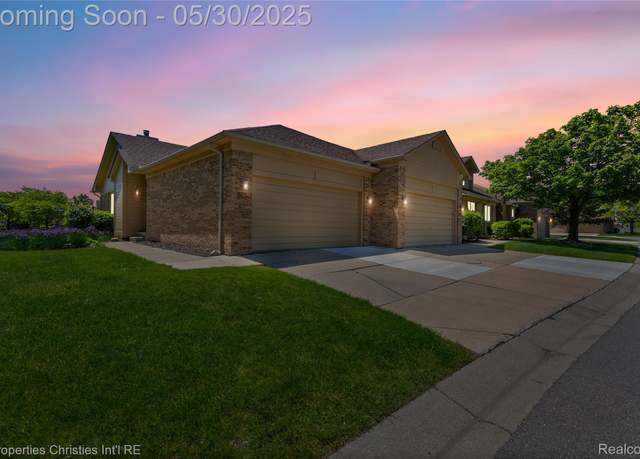 Property at 15380 Windmill Cir, Macomb, MI 48044, 2 beds, 2 baths