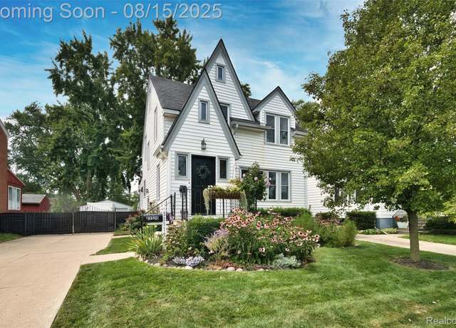 Property at 22520 Fresard St, St Clair Shores, MI 48080, 3 beds, 1.5 baths