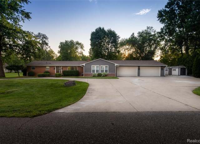 Property at 6655 Norton Dr, Troy, MI 48085, 4 beds, 2 baths