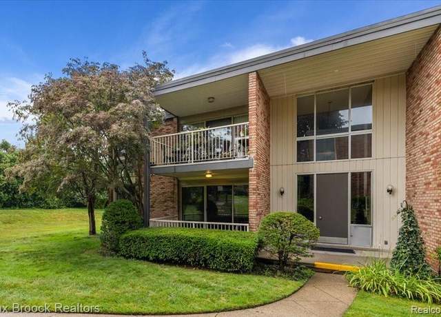 Property at 4041 W Maple Rd #101, Bloomfield Hills, MI 48301, 2 beds, 2 baths