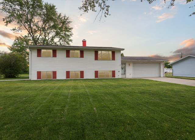 Property at 530 Manitou Rd, St Joseph, MI 49085, 4 beds, 2 baths