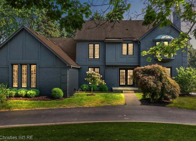Property at 706 Great Oaks Dr, Bloomfield Hills, MI 48304, 5 beds, 3.5 baths