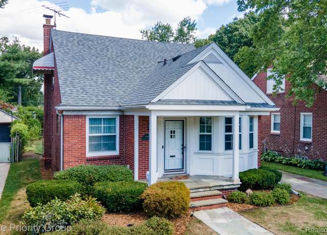 Property at 1114 W Lewiston Ave, Ferndale, MI 48220, 3 beds, 1 bath