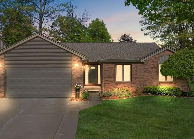 Property at 2053 Roundtree Dr, Rochester Hills, MI 48307, 3 beds, 2.5 baths