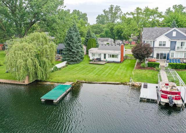 Property at 4675 Charest Ave, Waterford Charter Township, MI 48327, 2 beds, 1 bath