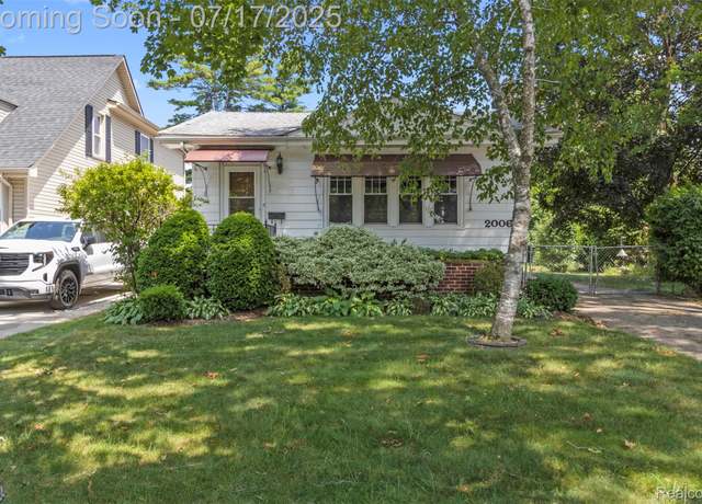 Property at 2006 N Connecticut Ave, Royal Oak, MI 48073, 2 beds, 2 baths