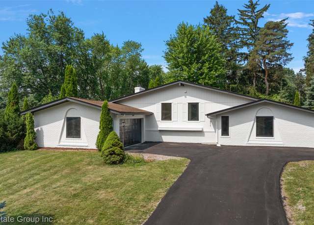 Property at 7811 Caberfae Trl, Independence Charter Township, MI 48348, 3 beds, 1.5 baths